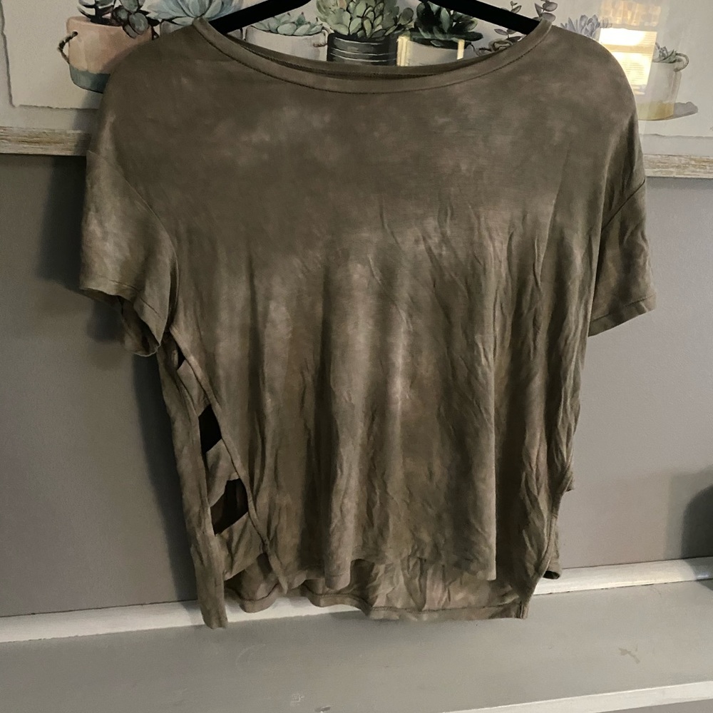 American Eagle Green t shirt